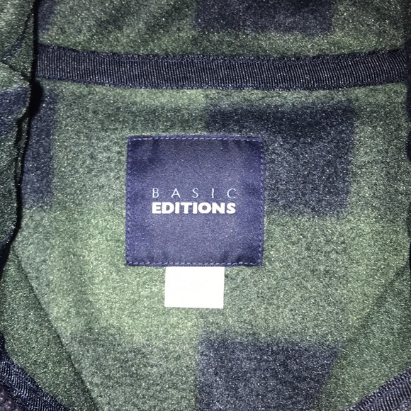 Basic Editions Vest Soft Fleece Green & Black Plaid Has Pockets Size Small - Picture 4 of 10